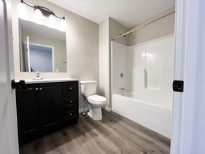 Timberwolf Townhomes in Mankato, MN - Foto de edificio - Building Photo