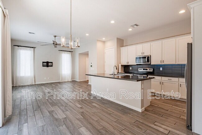 property at 901 S Smith Rd