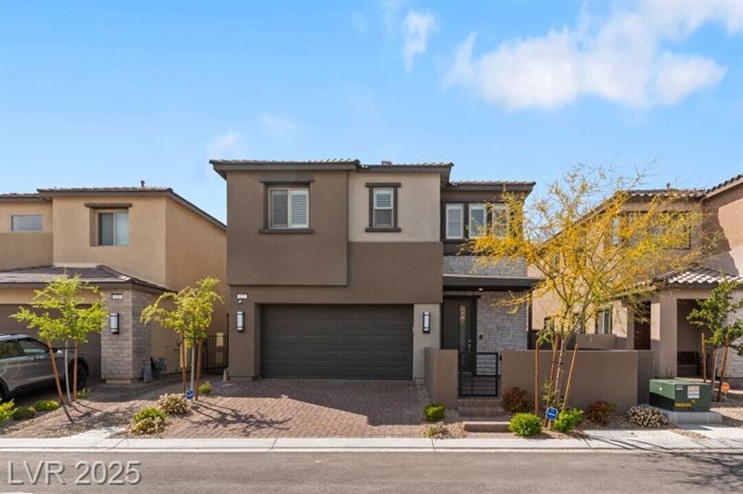 127 Medianoche St in Las Vegas, NV - Building Photo