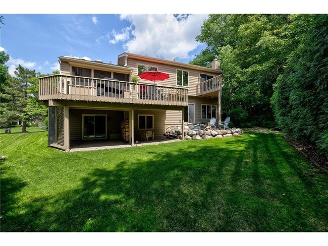 9378 Olympia Dr in Eden Prairie, MN - Building Photo - Building Photo