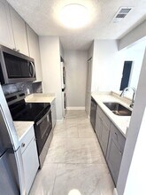 6551 SE Federal Hwy in Stuart, FL - Building Photo - Building Photo