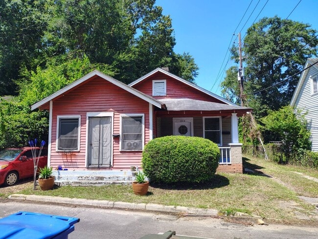 property at 405 S Maple St