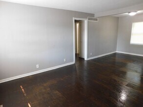 1255 N Oliver St in Wichita, KS - Building Photo - Building Photo