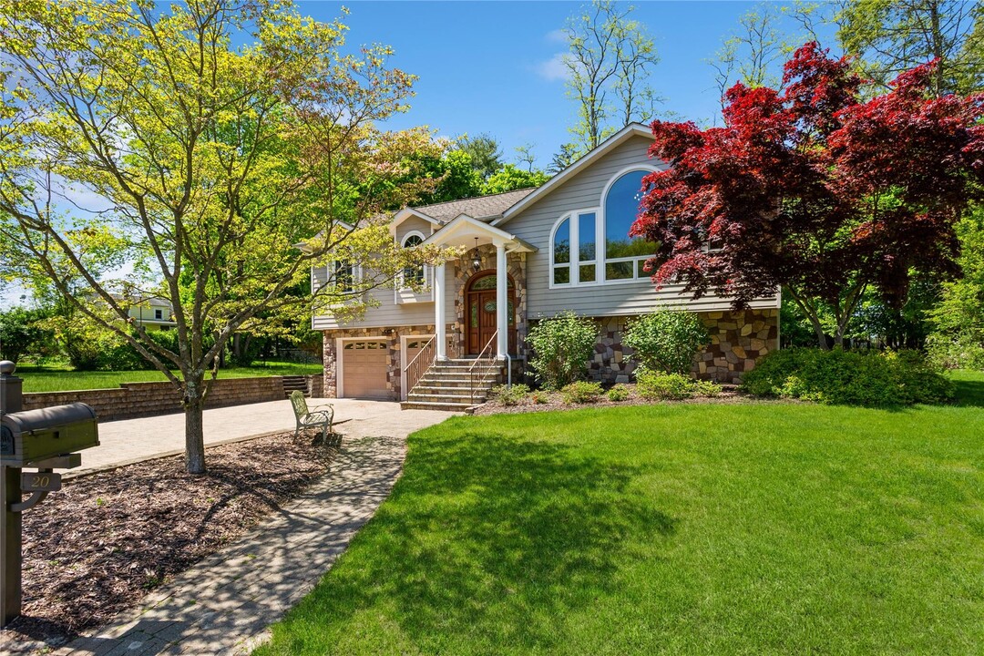 20 Blair Ct in Tappan, NY - Building Photo