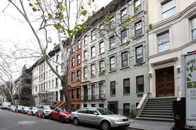 29 W 76th St in New York, NY - Building Photo - Building Photo