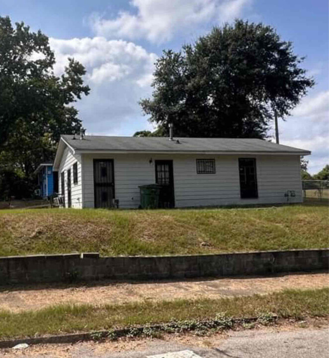 800 Robinson St in Montgomery, AL - Foto de edificio