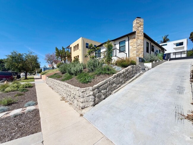 4239 W 64th St in Los Angeles, CA - Building Photo - Building Photo