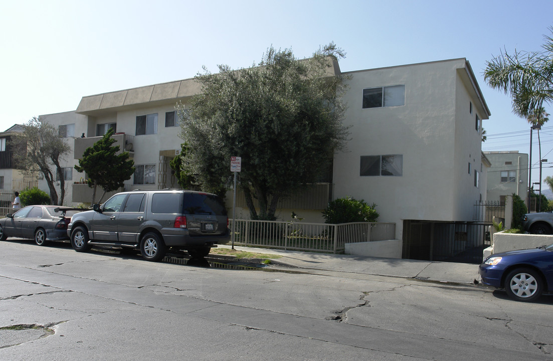 5427 Romaine St in Los Angeles, CA - Building Photo