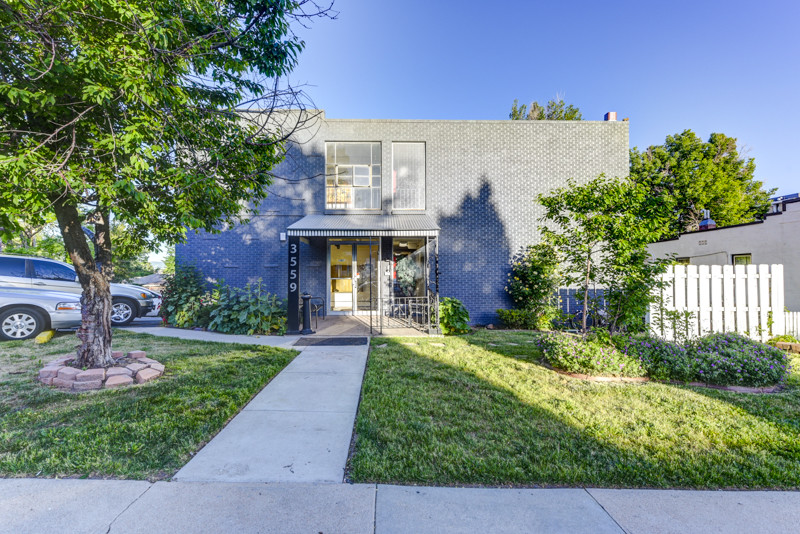 Lynwood Apartments in Englewood, CO - Building Photo