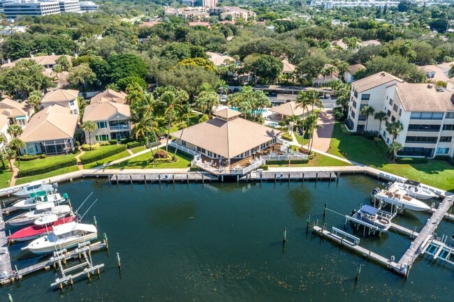 343 Oak Harbour Dr in Juno Beach, FL - Building Photo - Building Photo