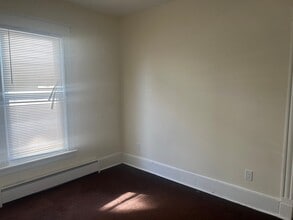8 Fox Terrace, Unit 1 in Poughkeepsie, NY - Building Photo - Building Photo
