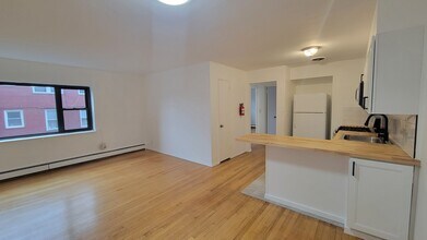 204 Woodcliff Ave, Unit A3 in North Bergen, NJ - Foto de edificio - Building Photo