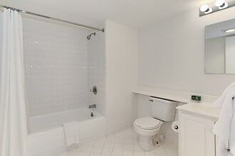 400 8th St NW in Washington, DC - Building Photo - Building Photo