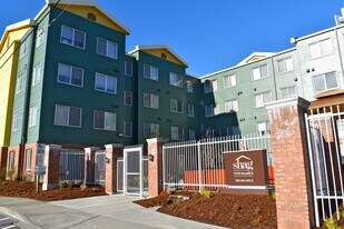 Titus Village Apartments in Kent, WA - Building Photo