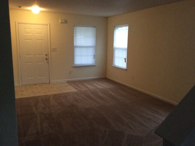 9770 Jackson Way in Avon, IN - Building Photo - Building Photo