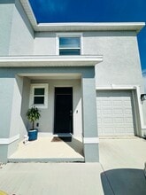 194 Mangrove Shade Cir in Apollo Beach, FL - Building Photo - Building Photo