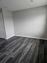 305 Deepwood St in Dallas, TX - Building Photo - Building Photo