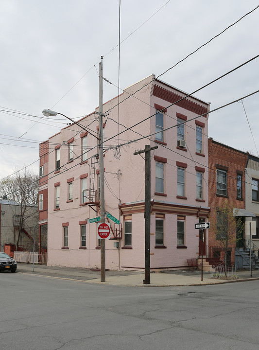 81 Robin St in Albany, NY - Foto de edificio