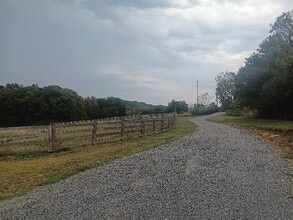 8801 Brannen Rd in Hillsboro, OH - Building Photo - Building Photo