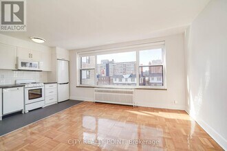 1545 Bathurst St in Toronto, ON - Building Photo - Building Photo