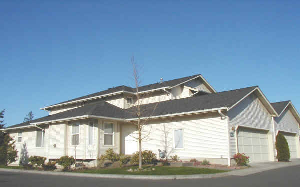 Freeport Bay Townhomes in Mukilteo, WA - Building Photo