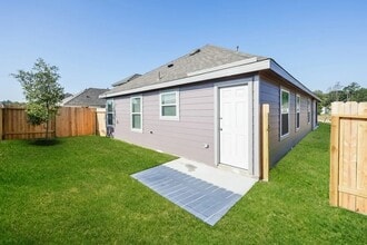 2843 Briggs Dr in Conroe, TX - Foto de edificio - Building Photo