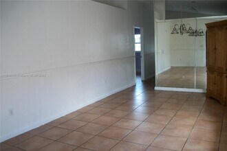 7230 W 34th Ct in Hialeah, FL - Building Photo - Building Photo