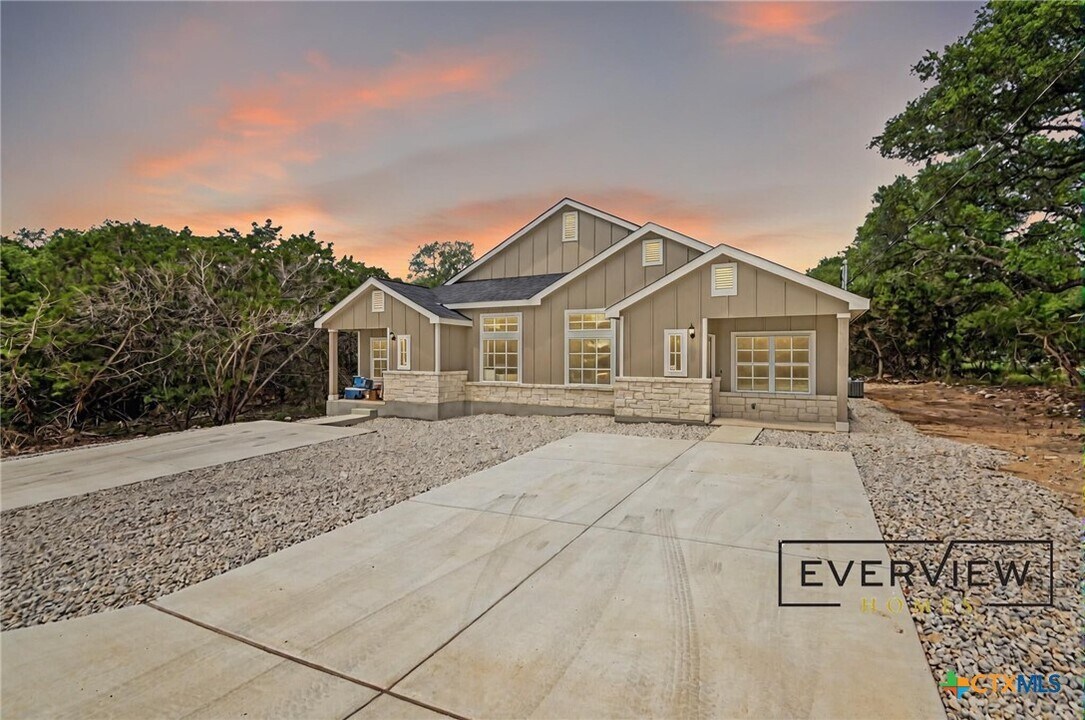 2926 Puter Creek Rd in Spring Branch, TX - Building Photo