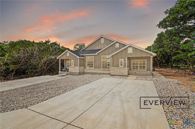 property at 2926 Puter Creek Rd