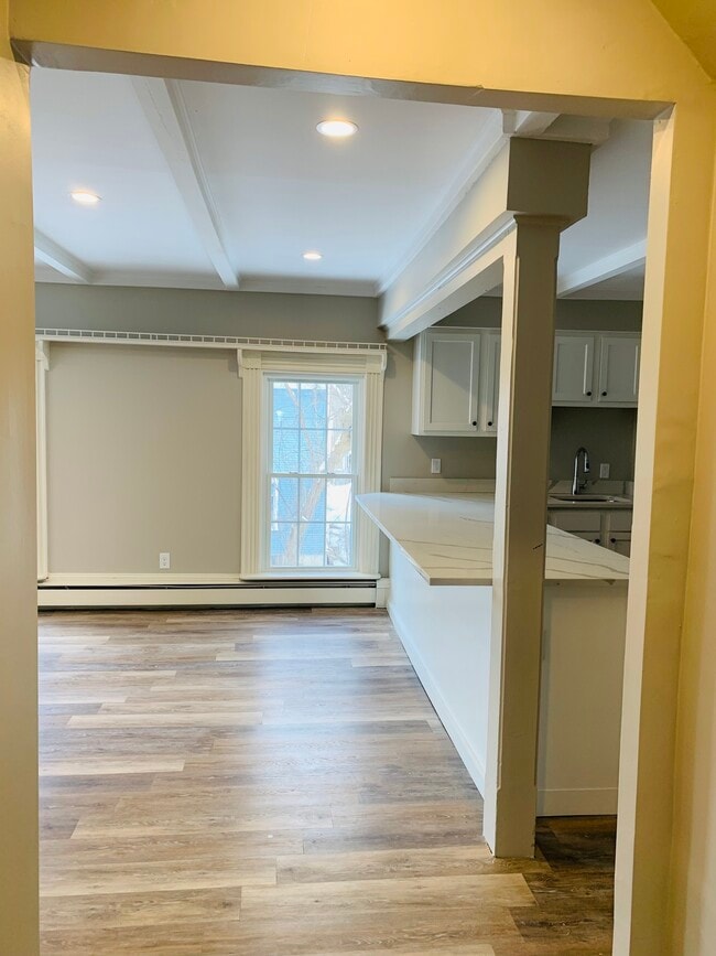 2015 Quechee Main St, Unit 4 in Quechee, VT - Building Photo - Building Photo