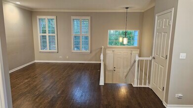 2106 Rugen Rd in Glenview, IL - Building Photo - Building Photo