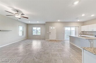 534 Lassen Falls Ct in Las Vegas, NV - Building Photo - Building Photo