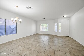 1083 E Jade Dr in Chandler, AZ - Building Photo - Building Photo