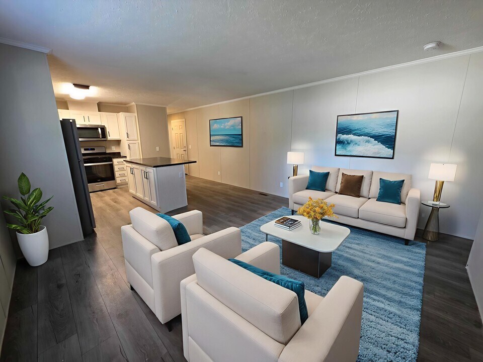 3618 Juniper St in Village of Clarkston, MI - Building Photo