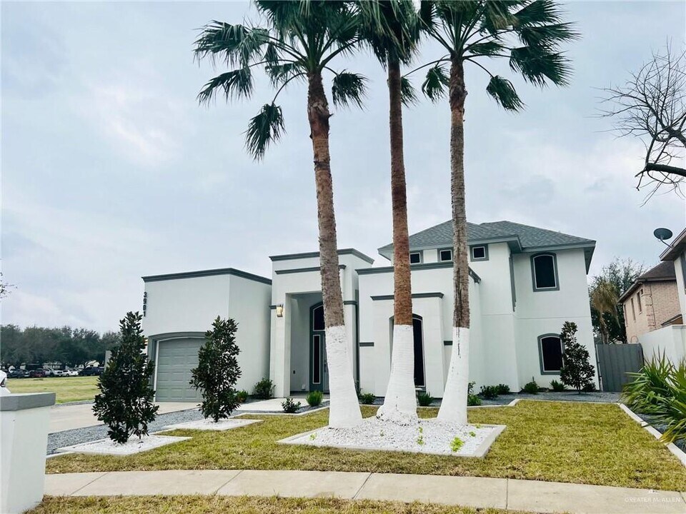 3901 Fir Ave in McAllen, TX - Building Photo