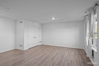 2906 Reflection Dr in Naperville, IL - Building Photo - Building Photo