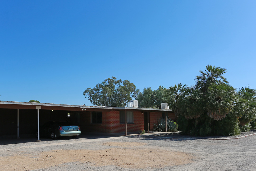 Richey Apartments in Tucson, AZ - Building Photo