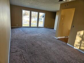 11327 Camden Ave in Omaha, NE - Building Photo - Building Photo