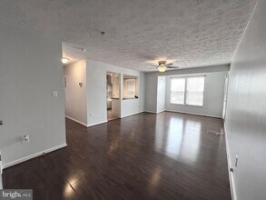 689 Winding Stream Way in Odenton, MD - Building Photo - Building Photo