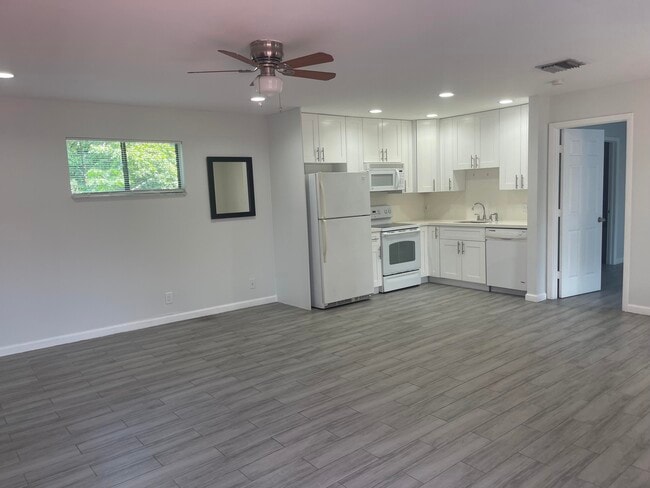 11 N Crossings Cir in Boynton Beach, FL - Building Photo - Building Photo