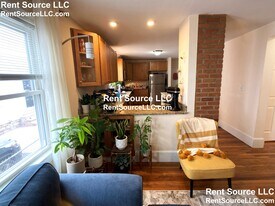 78 Ten Hills Rd, Unit 1