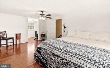 20321 Watkins Meadow Dr in Germantown, MD - Building Photo - Building Photo