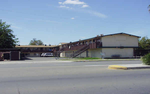 440 S Chestnut Ave in Fresno, CA - Building Photo - Building Photo