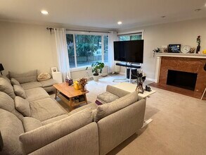 12030 NE 144th St in Kirkland, WA - Building Photo - Building Photo