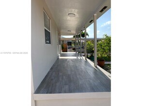 3644 NW 12th St in Miami, FL - Building Photo - Building Photo
