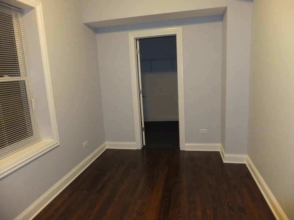 5011 N Troy St in Chicago, IL - Building Photo