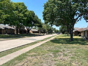 3702 Bond St in Rowlett, TX - Building Photo - Building Photo