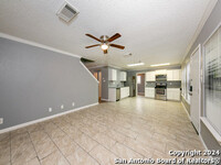 7811 Encanto Vis Dr in San Antonio, TX - Foto de edificio - Building Photo