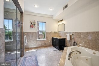 330 W George St in Philadelphia, PA - Building Photo - Building Photo