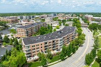 Crescent Court - Phase II in Elmhurst, IL - Building Photo - Building Photo